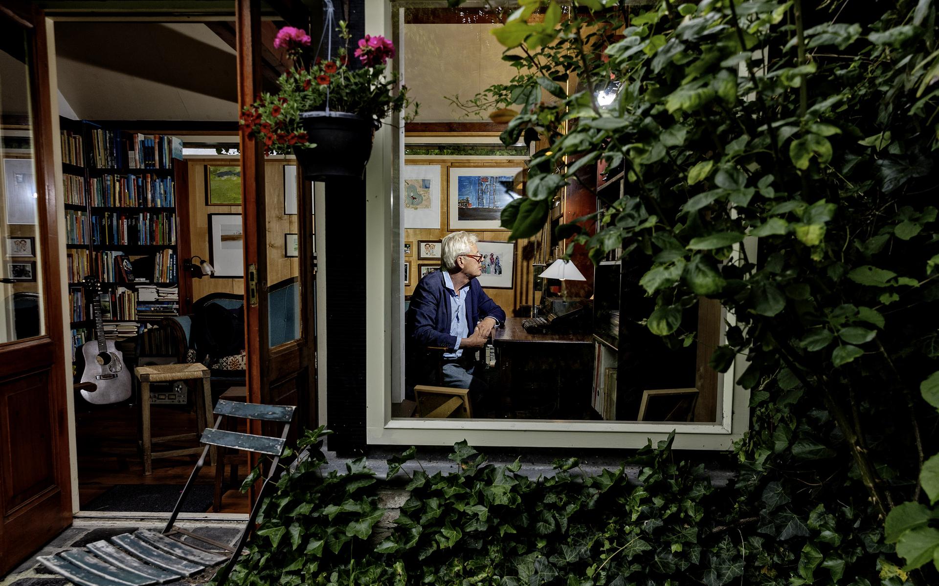 Sjoerd Kuyper vijftig jaar schrijver: 'Hoe krijg je een kind aan het